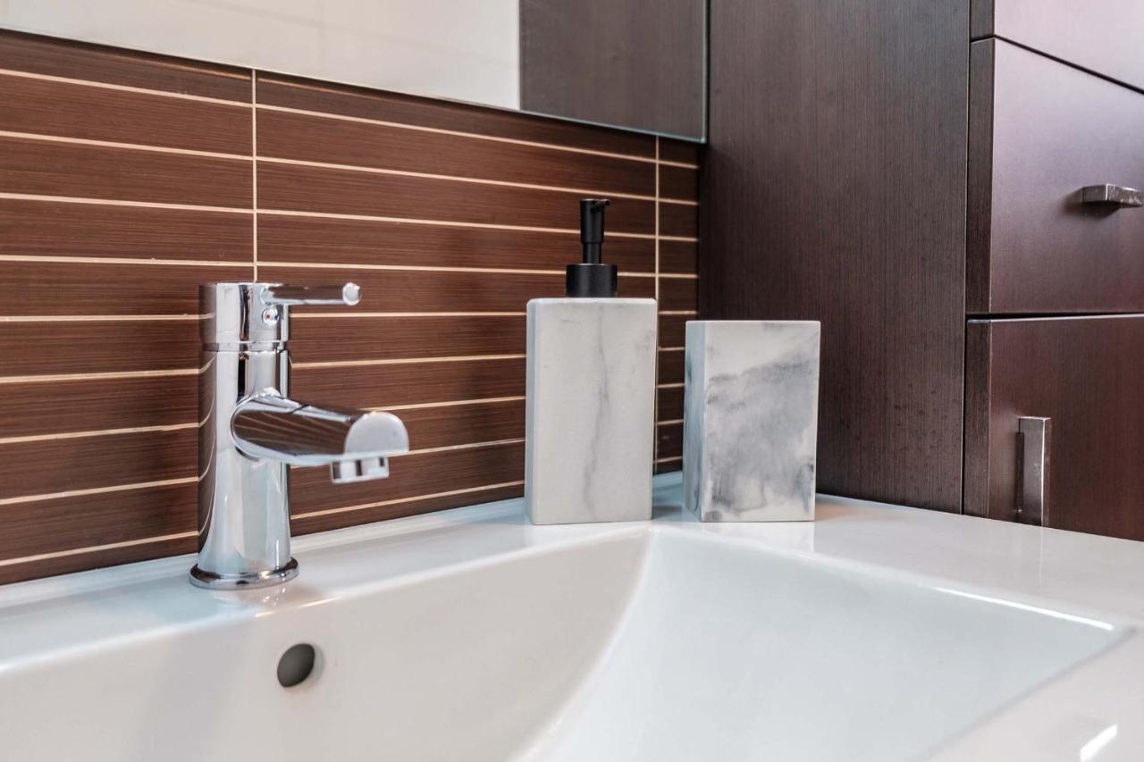 Stylish And Chic City Center Apartment With Wifi La Laguna  Exterior photo